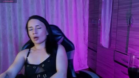  Alejandra from Wednesday to Saturday from 1000 pm to 400 am Colombian hour online show from 03/01/26, 01:51