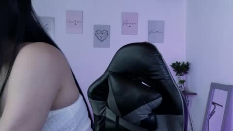 Snapshot of cristal_hilton_10 chatting on 05/24/26, 03:11 Alejandra from Wednesday to Saturday from 1000 pm to 400 am Colombian hour online show from 05/24/26, 03:11