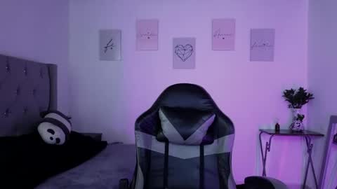 Snapshot of cristal_hilton_10 chatting on 05/26/26, 03:35 Alejandra from Wednesday to Saturday from 1000 pm to 400 am Colombian hour online show from 05/26/26, 03:35