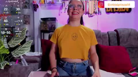 Snapshot of cristal_princess_ chatting on 07/11/26, 04:04 Cristal online show from 07/11/26, 04:04