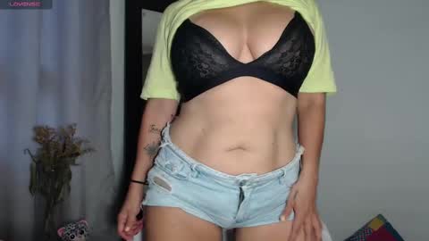 Snapshot of cristal_sexyboobs_ chatting on 03/05/25, 10:32 Cristal online show from 03/05/25, 10:32
