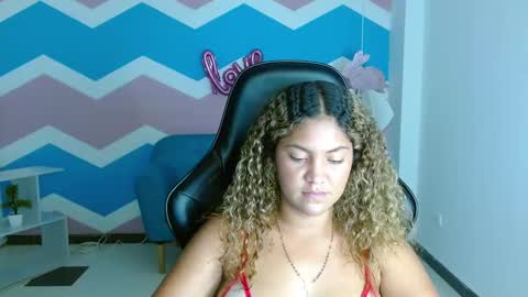 Snapshot of cristal_war chatting on 02/15/25, 02:47 Cristal online show from 02/15/25, 02:47