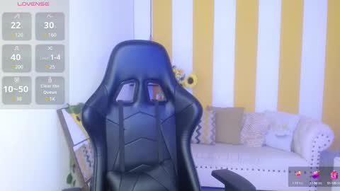 Snapshot of cristal_war chatting on 02/27/25, 11:26 Cristal online show from 02/27/25, 11:26