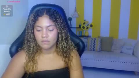 Snapshot of cristal_war chatting on 03/01/25, 02:37 Cristal online show from 03/01/25, 02:37