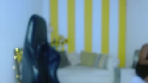 Snapshot of cristal_war chatting on 03/12/25, 11:54 Cristal online show from 03/12/25, 11:54