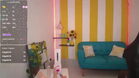 Snapshot of cristal_war chatting on 10/04/25, 01:03 Cristal online show from 10/04/25, 01:03