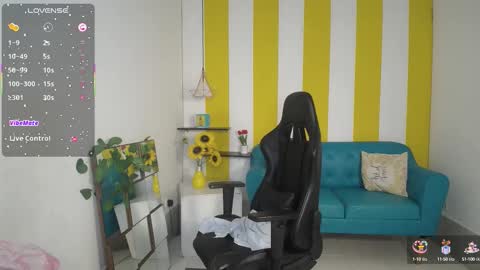 Snapshot of cristal_war chatting on 10/11/25, 02:00 Cristal online show from 10/11/25, 02:00