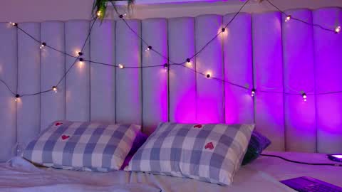 Snapshot of cristalcornner_ chatting on 01/31/26, 07:45 Nicole Connection time 220pm-910pmCol online show from 01/31/26, 07:45