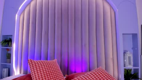 Snapshot of cristalcornner_ chatting on 02/02/26, 07:45 Nicole Connection time 220pm-910pmCol online show from 02/02/26, 07:45