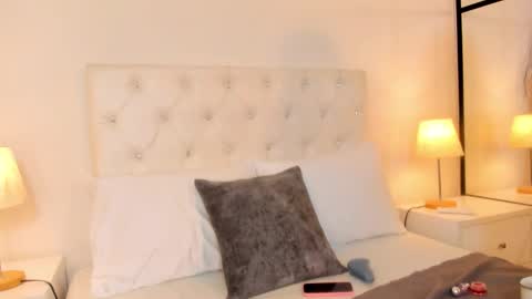 cristallwilliams online show from 12/20/25, 11:39