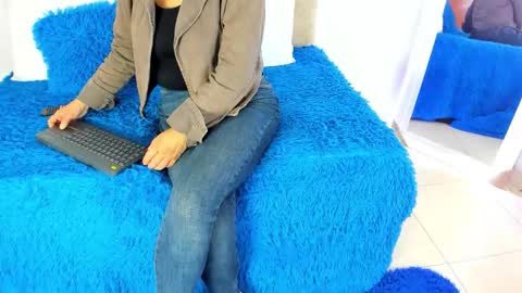 cristal walker online show from 10/30/25, 12:17