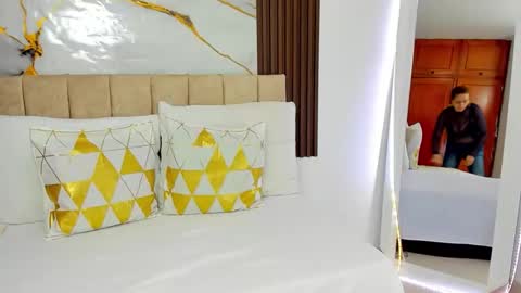 cristal walker online show from 02/04/26, 10:32