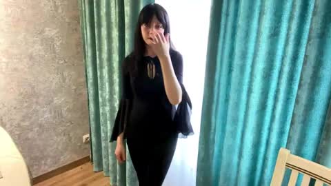 Snapshot of cristenfarias chatting on 05/25/26, 05:13 Niki online show from 05/25/26, 05:13
