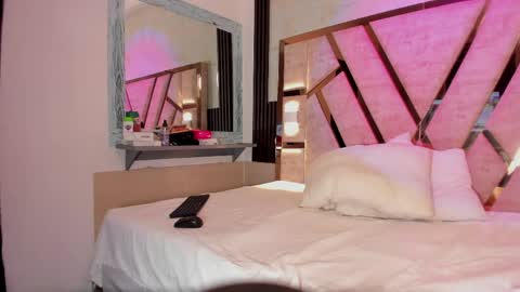 cristin  online show from 04/15/26, 07:58