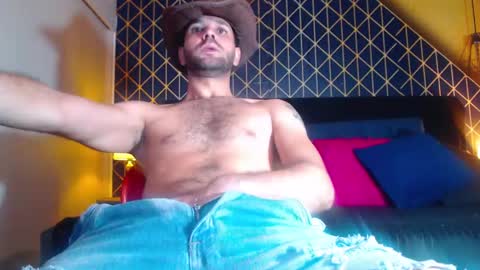 Snapshot of cristian_hot9 chatting on 02/13/25, 10:00 cristian hot9 online show from 02/13/25, 10:00