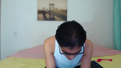 Snapshot of cristian_suarezz chatting on 12/03/24, 01:08 online show from 12/03/24, 01:08