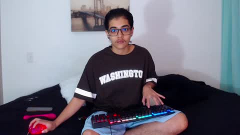 Snapshot of cristian_suarezz chatting on 12/22/24, 11:20 online show from 12/22/24, 11:20