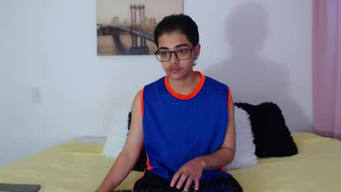 Snapshot of cristian_suarezz chatting on 01/14/25, 10:44 online show from 01/14/25, 10:44