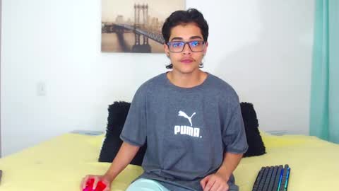 Snapshot of cristian_suarezz chatting on 02/01/25, 06:32 online show from 02/01/25, 06:32