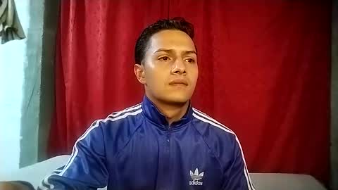 Snapshot of cristian_torres10 chatting on 03/04/25, 06:15 Cristian online show from 03/04/25, 06:15