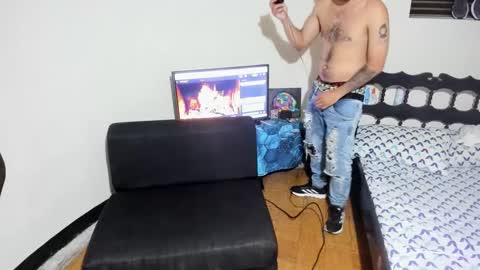 Snapshot of cristiand20 chatting on 01/09/25, 01:29 Cristian online show from 01/09/25, 01:29