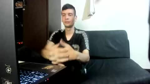 Snapshot of cristiand20 chatting on 02/22/25, 10:18 Cristian online show from 02/22/25, 10:18