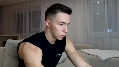 Snapshot of cristianovilla chatting on 02/25/25, 07:25 CristianoHailey online show from 02/25/25, 07:25