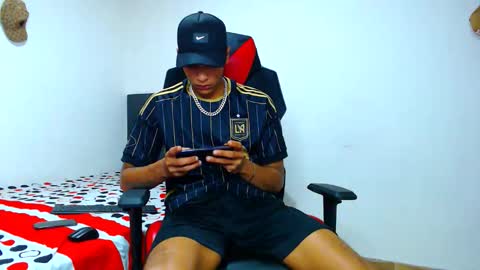 Snapshot of cristiantayron chatting on 05/06/26, 07:13 cristian online show from 05/06/26, 07:13