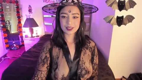 Cristina online show from 10/28/25, 12:25