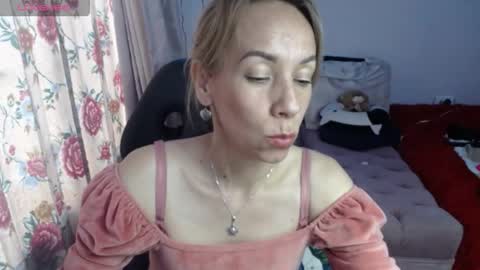 cristina online show from 03/19/26, 09:19