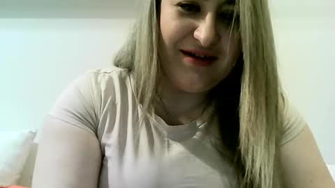 cristina20021991 online show from 01/03/25, 11:23