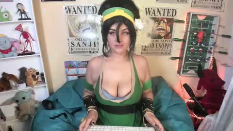 Snapshot of cristina_blue21 chatting on 02/21/25, 08:07 Cristina online show from 02/21/25, 08:07