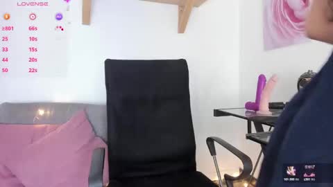 Snapshot of cristina_fernando chatting on 02/20/25, 08:58 soycriss online show from 02/20/25, 08:58