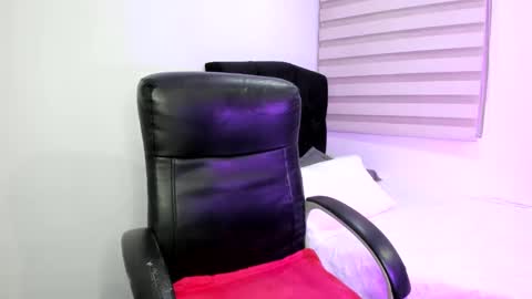 Cristina Laurent online show from 12/24/24, 12:22