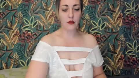 Snapshot of cristinnna chatting on 02/08/26, 08:18 Cristina online show from 02/08/26, 08:18