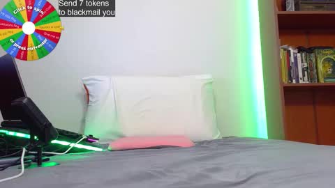 Tell me God  independent model show your respect at all times online show from 02/07/26, 12:36