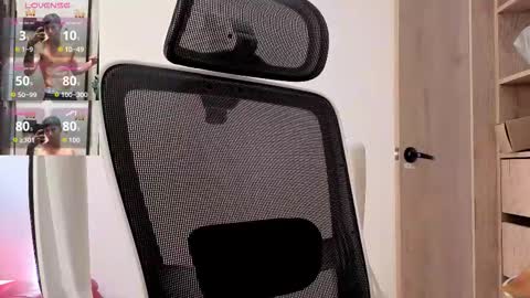 cristopher23  online show from 10/21/25, 02:51