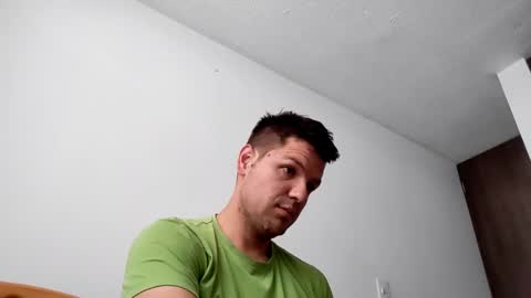 cristopher3042 online show from 02/09/25, 03:01