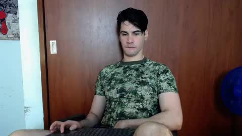 Snapshot of cristopher_vega182 chatting on 11/25/25, 09:48 cristopher online show from 11/25/25, 09:48