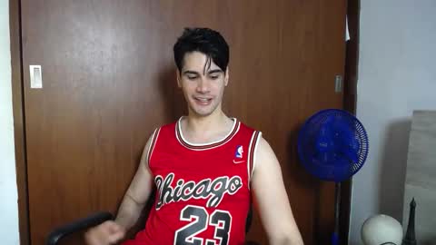 Snapshot of cristopher_vega182 chatting on 11/26/25, 08:21 cristopher online show from 11/26/25, 08:21