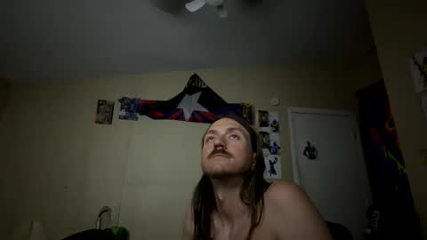 Snapshot of critterluvsfeet chatting on 05/18/26, 08:42 Critter2999LuvsFeet online show from 05/18/26, 08:42