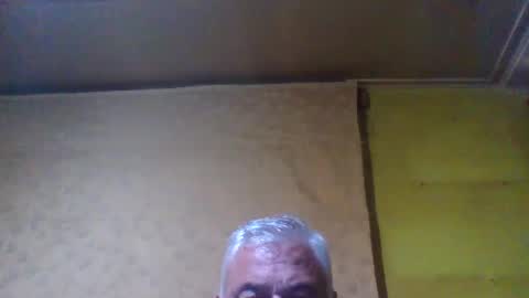 Snapshot of crmperez chatting on 12/25/24, 04:01 crmperez online show from 12/25/24, 04:01