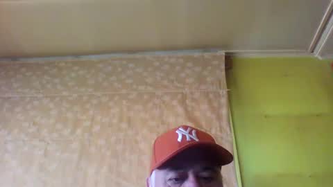 Snapshot of crmperez chatting on 12/25/24, 08:28 crmperez online show from 12/25/24, 08:28