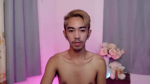 Snapshot of crocodale chatting on 10/29/25, 04:09 crocodale online show from 10/29/25, 04:09