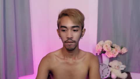 Snapshot of crocodale chatting on 10/31/25, 02:40 crocodale online show from 10/31/25, 02:40