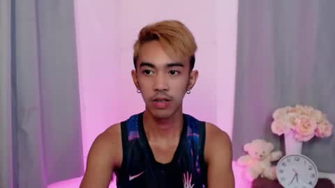 Snapshot of crocodale chatting on 11/11/25, 02:06 crocodale online show from 11/11/25, 02:06