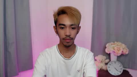 Snapshot of crocodale chatting on 11/17/25, 12:55 crocodale online show from 11/17/25, 12:55