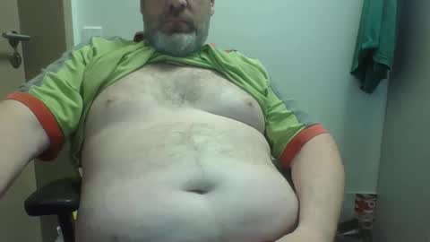Snapshot of crouch1 chatting on 05/07/26, 09:25 Crouch1 online show from 05/07/26, 09:25