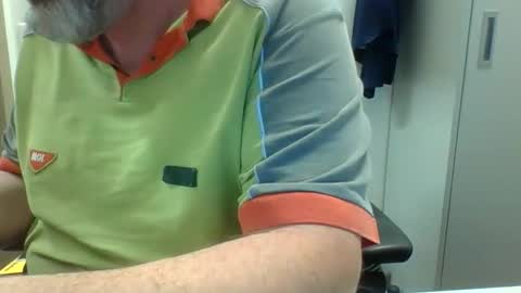 Snapshot of crouch1 chatting on 06/10/26, 10:14 Crouch1 online show from 06/10/26, 10:14