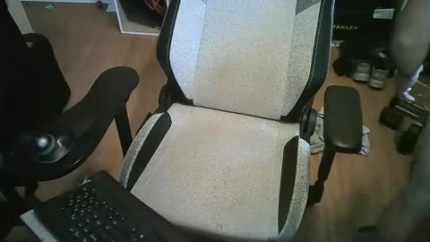 Snapshot of crox420 chatting on 09/15/25, 06:08 crox420 online show from 09/15/25, 06:08